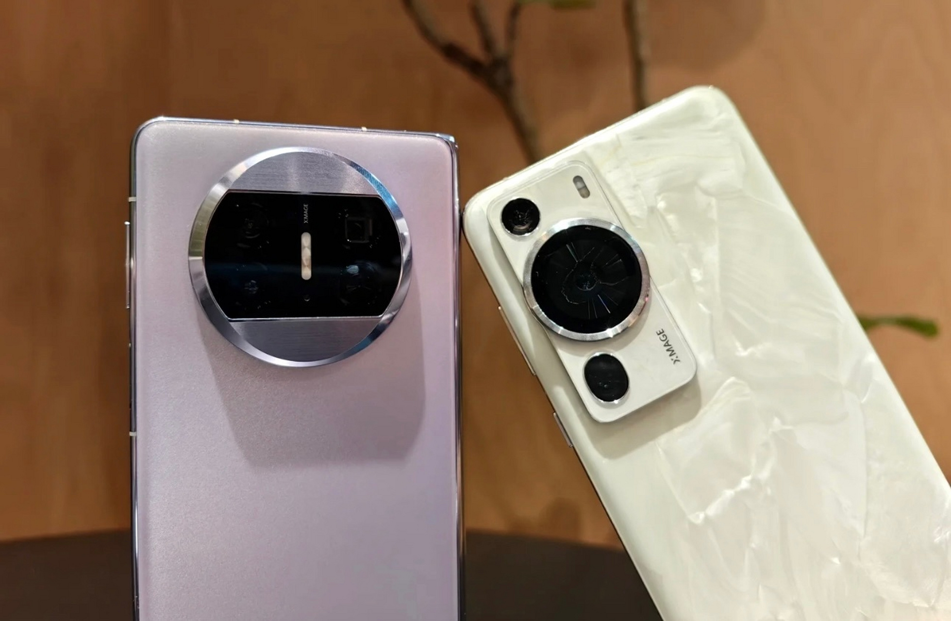 不过,拍照的综合体验,还是华为p60个人觉得要更好一些.