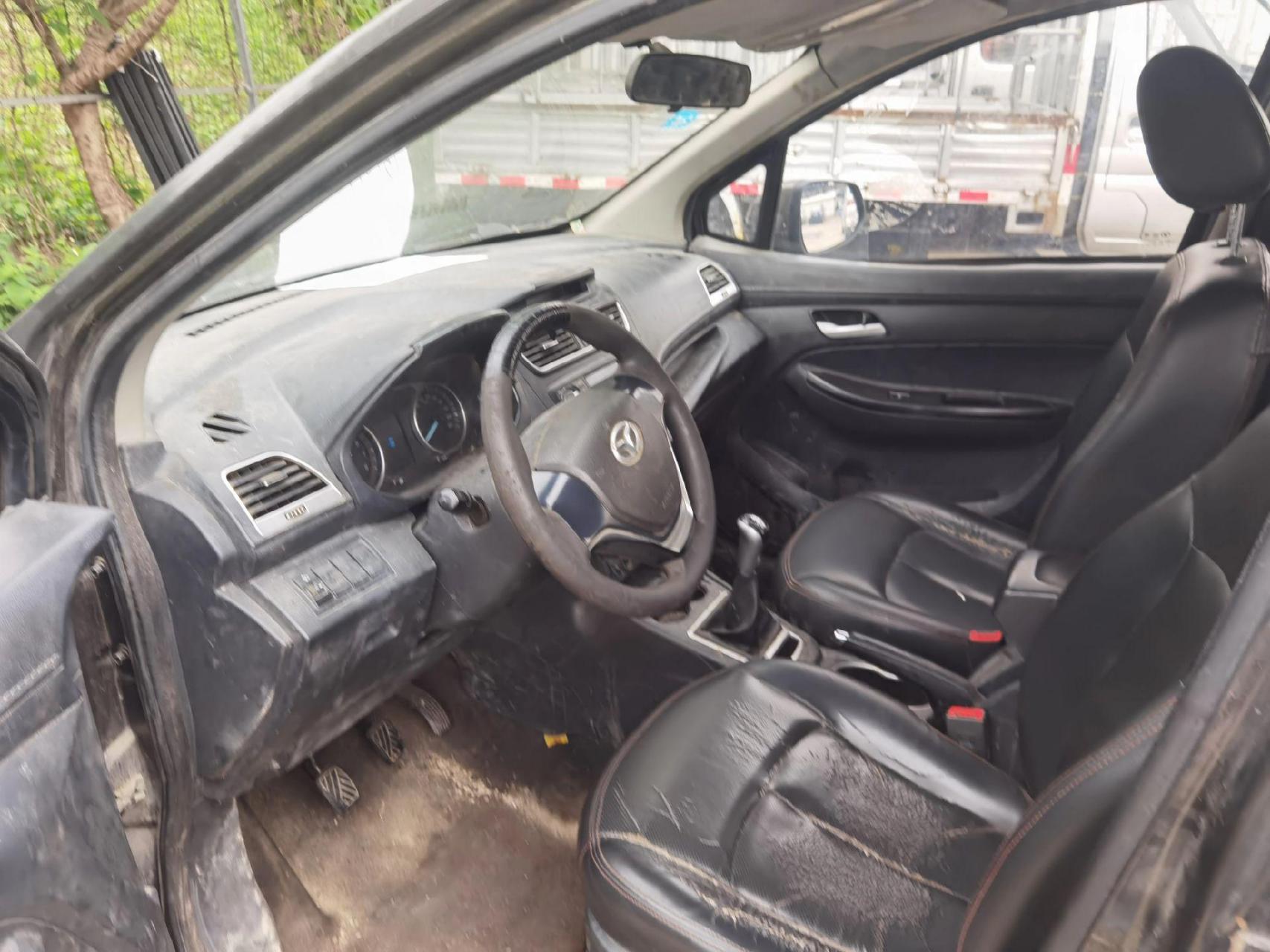 2017年9月一手车 保险同步 潍柴英致737七座车 前轮驱动 后排地板全平