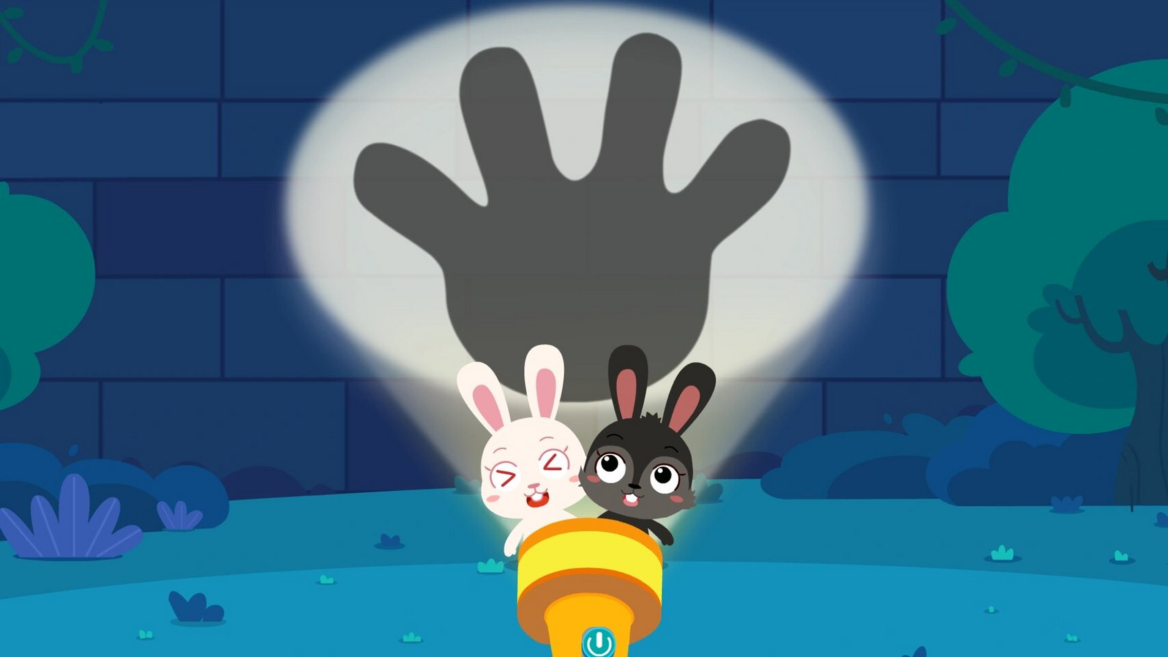 喜欢玩影子的游戏,体验与同伴合作影子造型的乐趣.