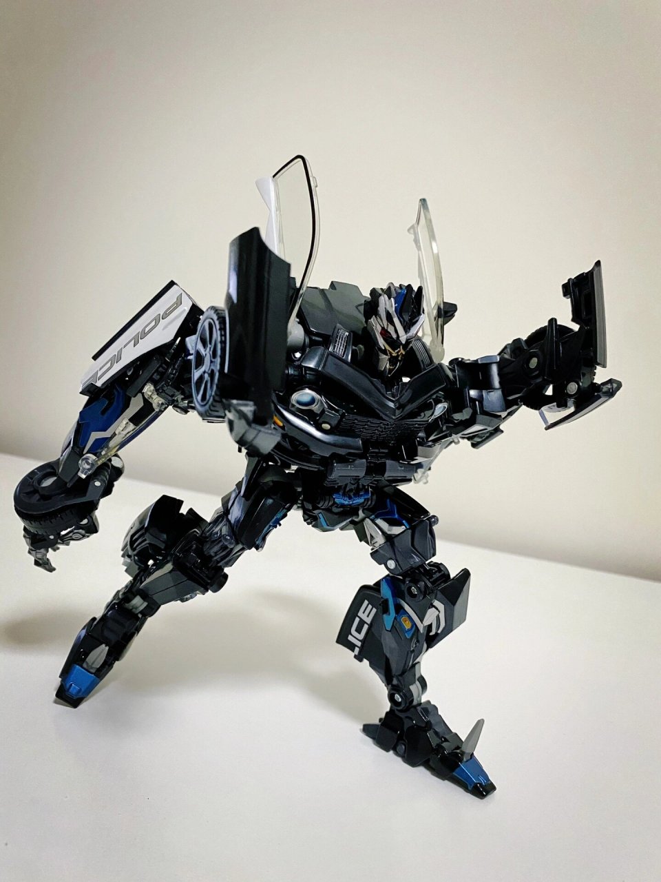 mpm05·路障   mpm05·路障,人形 路障vs大黄蜂