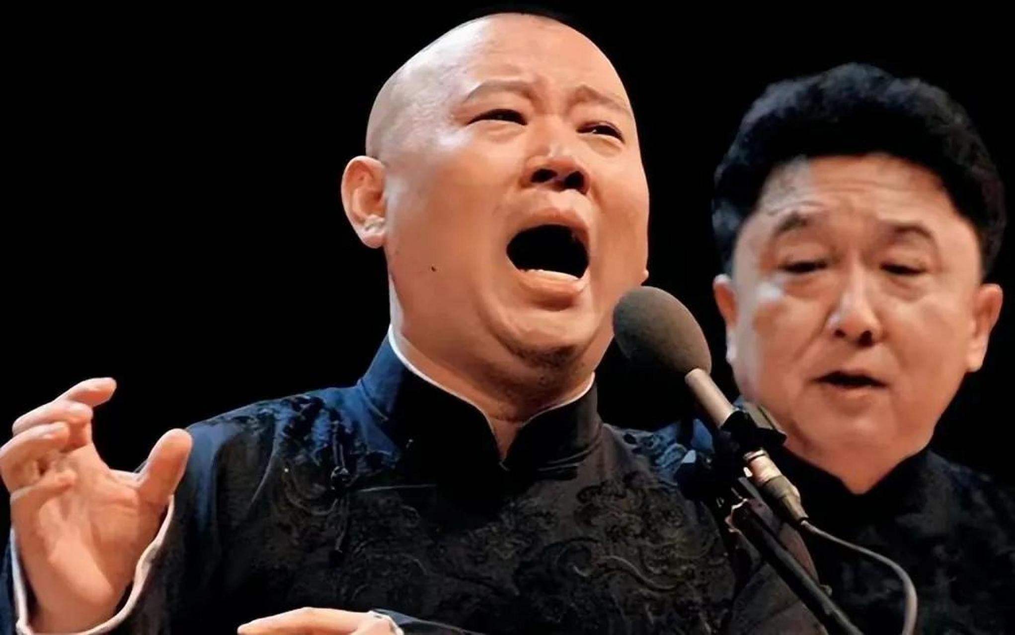 趁热打铁,就在最近,曹云金在直播间宣布将进行20个城市的巡回演出