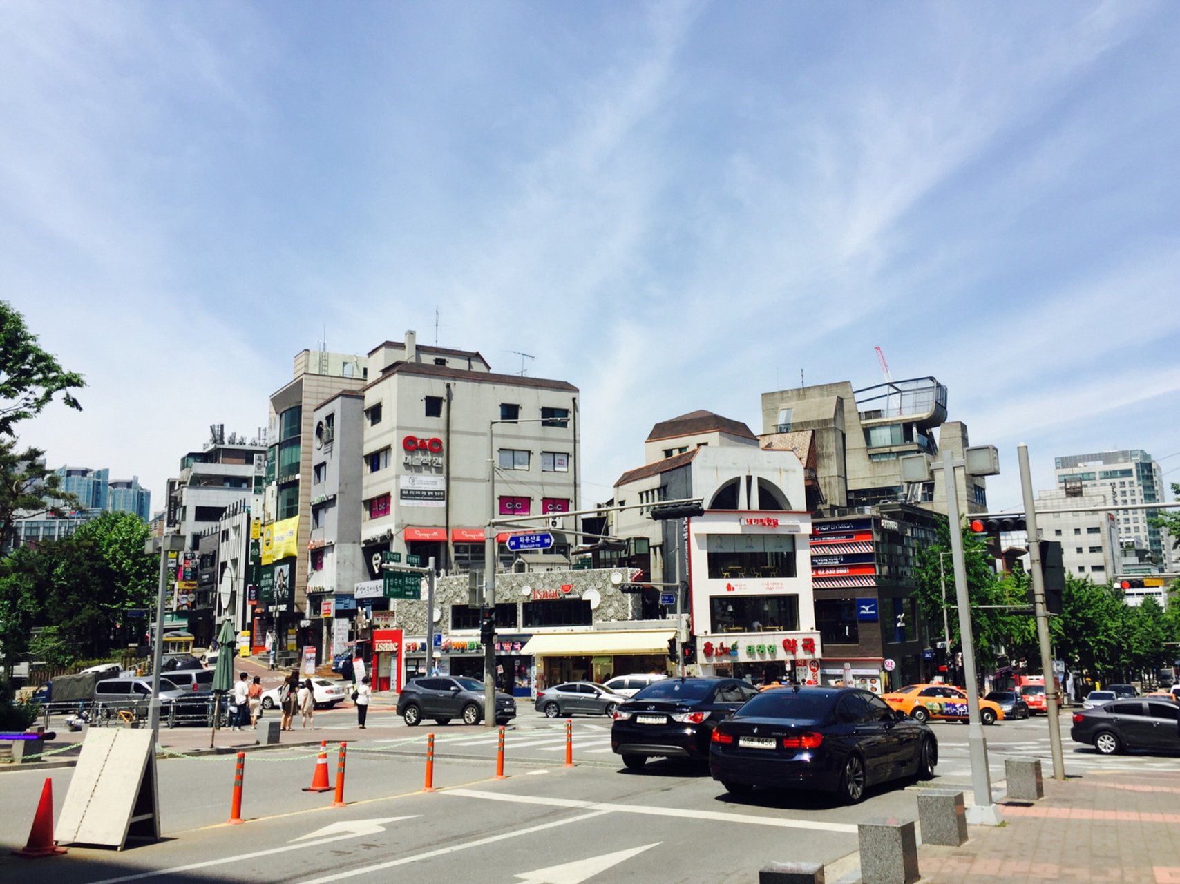 韩国弘益大学,搬好板凳来聊聊 弘益大学虽然综合排名在韩国很一般