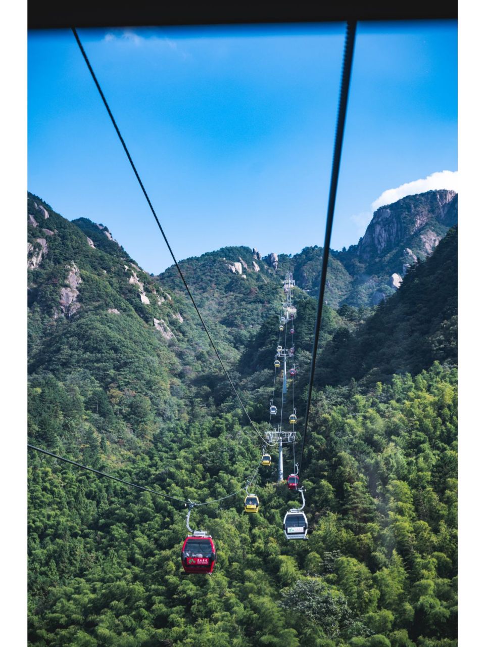 九华山花台 96风在吹,云在追,裙角在飞扬 九华山花台景区被誉为九华