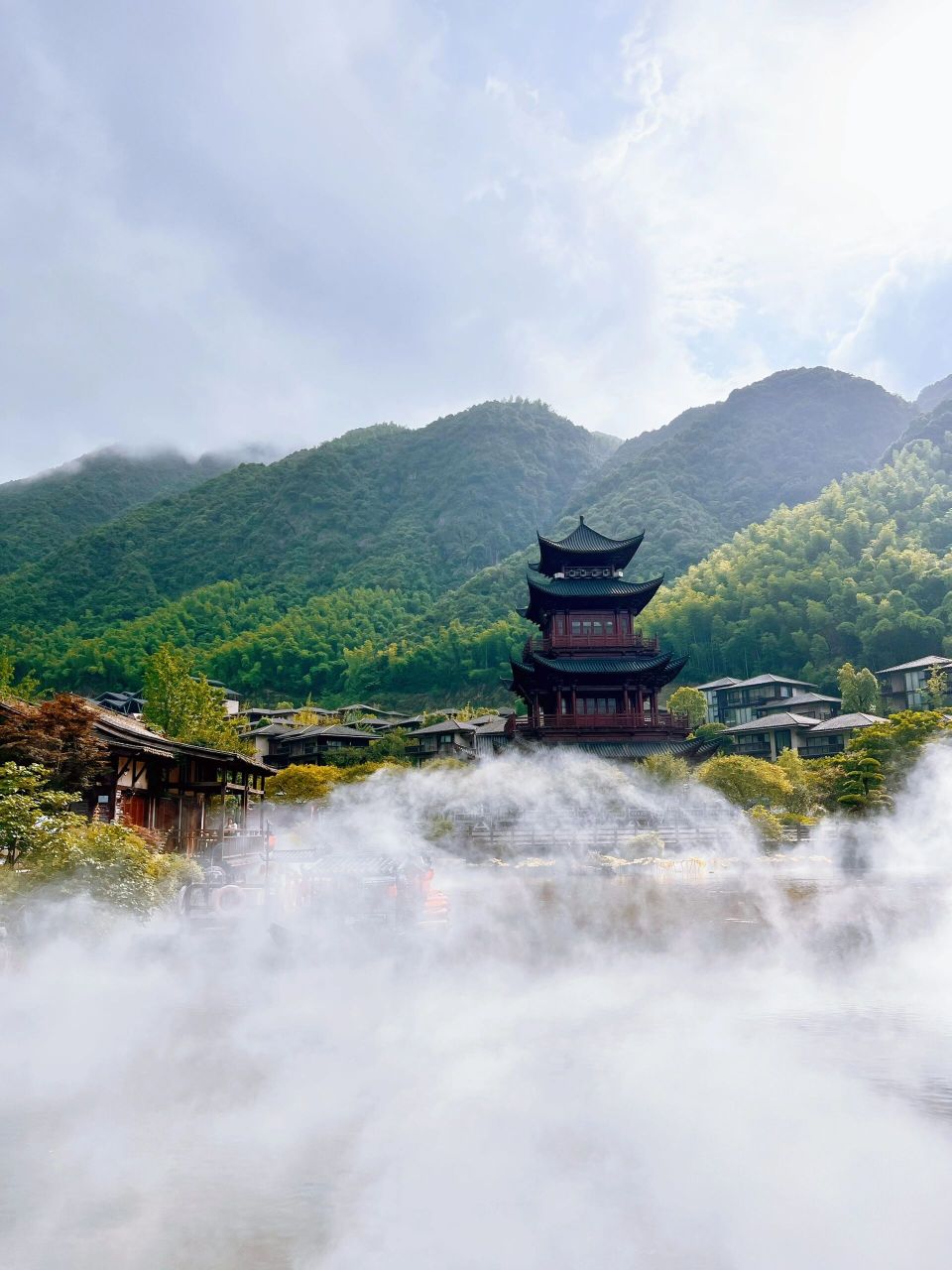 葛仙山和望仙谷你推荐哪一个 如果只能去一个地方,年轻人的话我推荐去