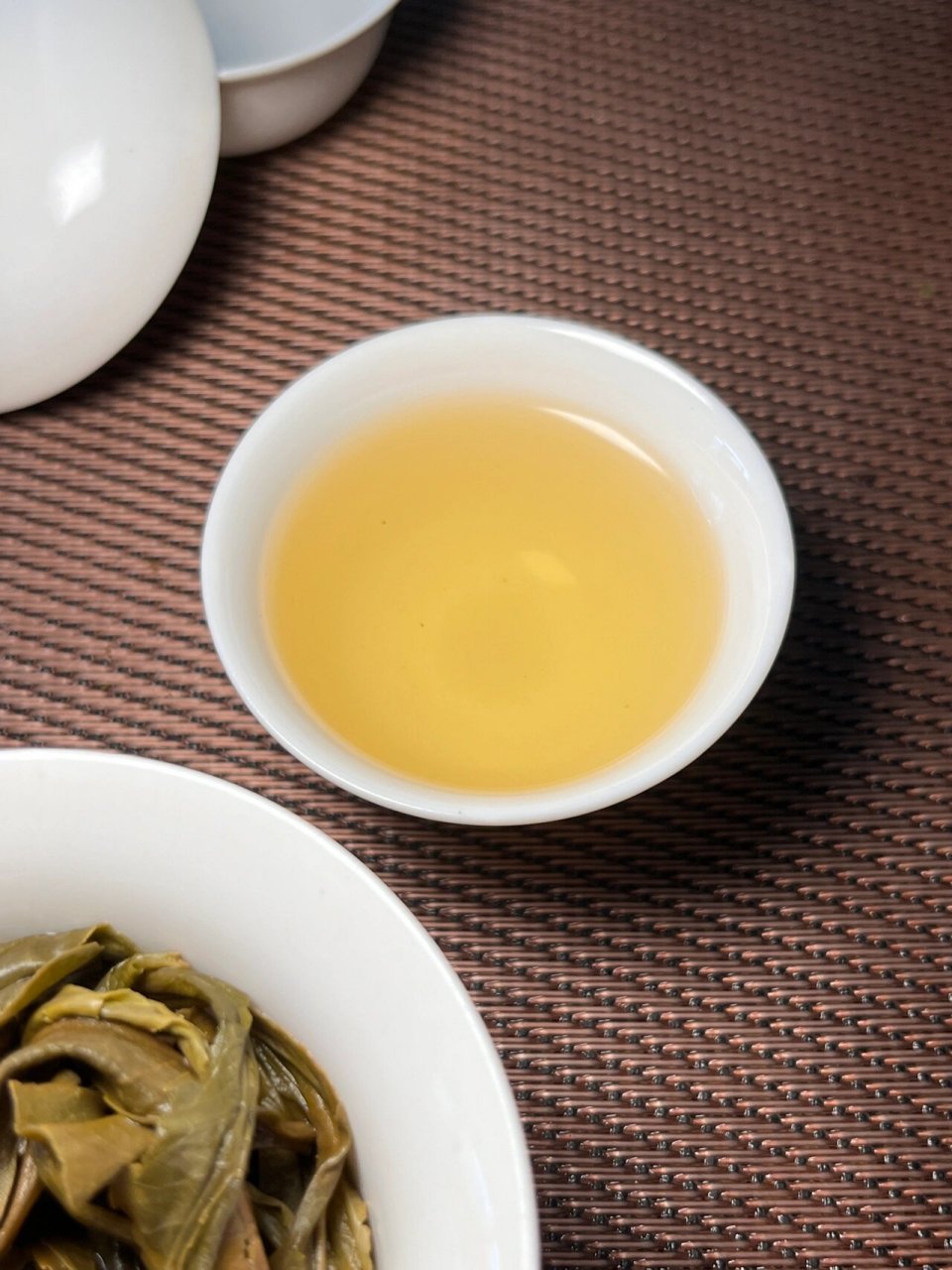 野生茶 红茵茶 红茵茶,由一种分布于凤凰山脉的野生茶树所产,其嫩梢新