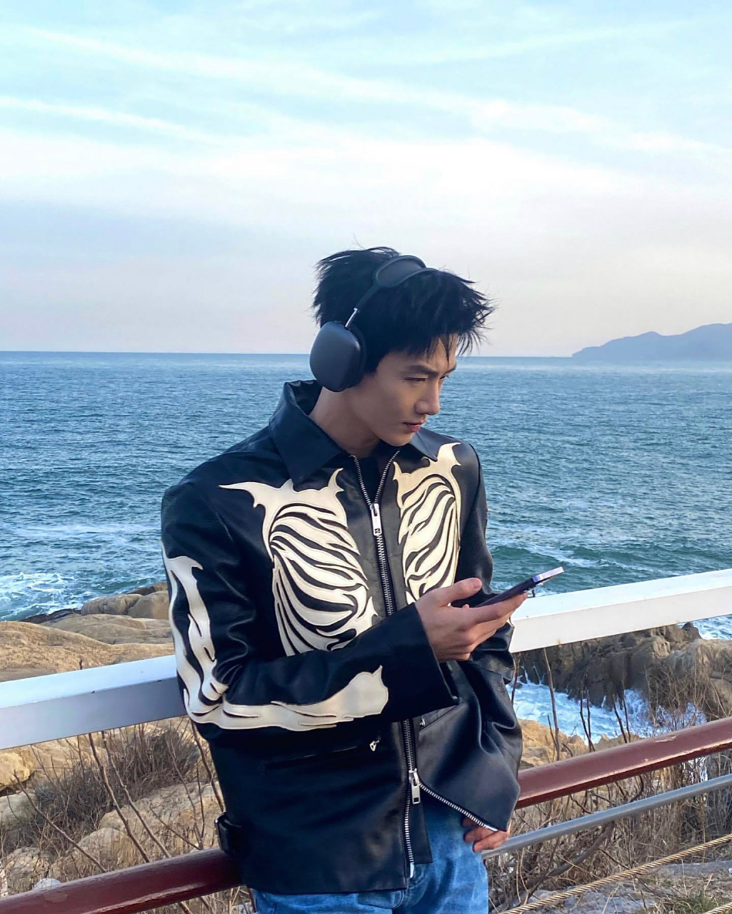 白敬亭长风渡# #白敬亭顾九思#  20230411 白敬亭更新 ins 1则  配文