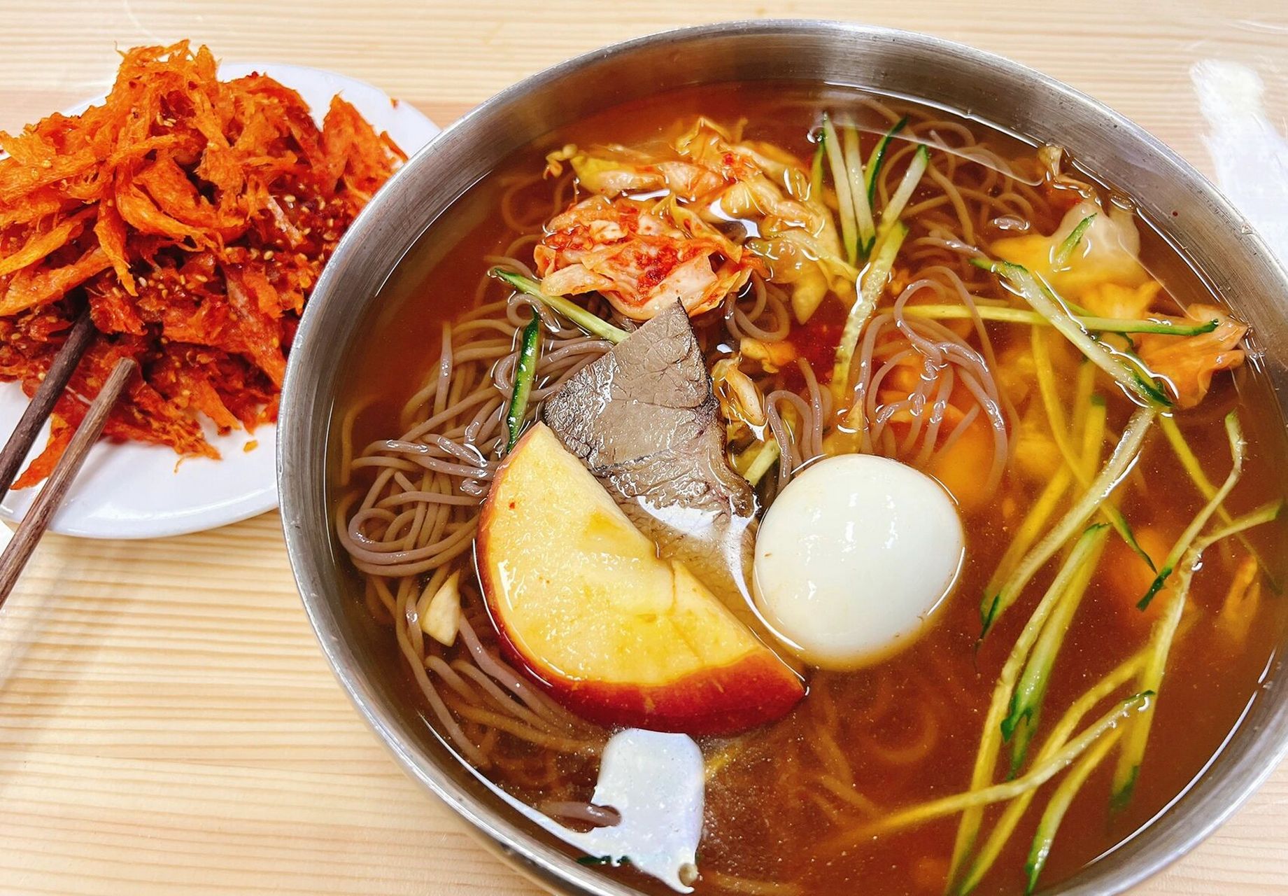 北京最好吃的朝鲜冷面,据说开了40年 90现压的荞麦冷面 冰冰凉凉酸