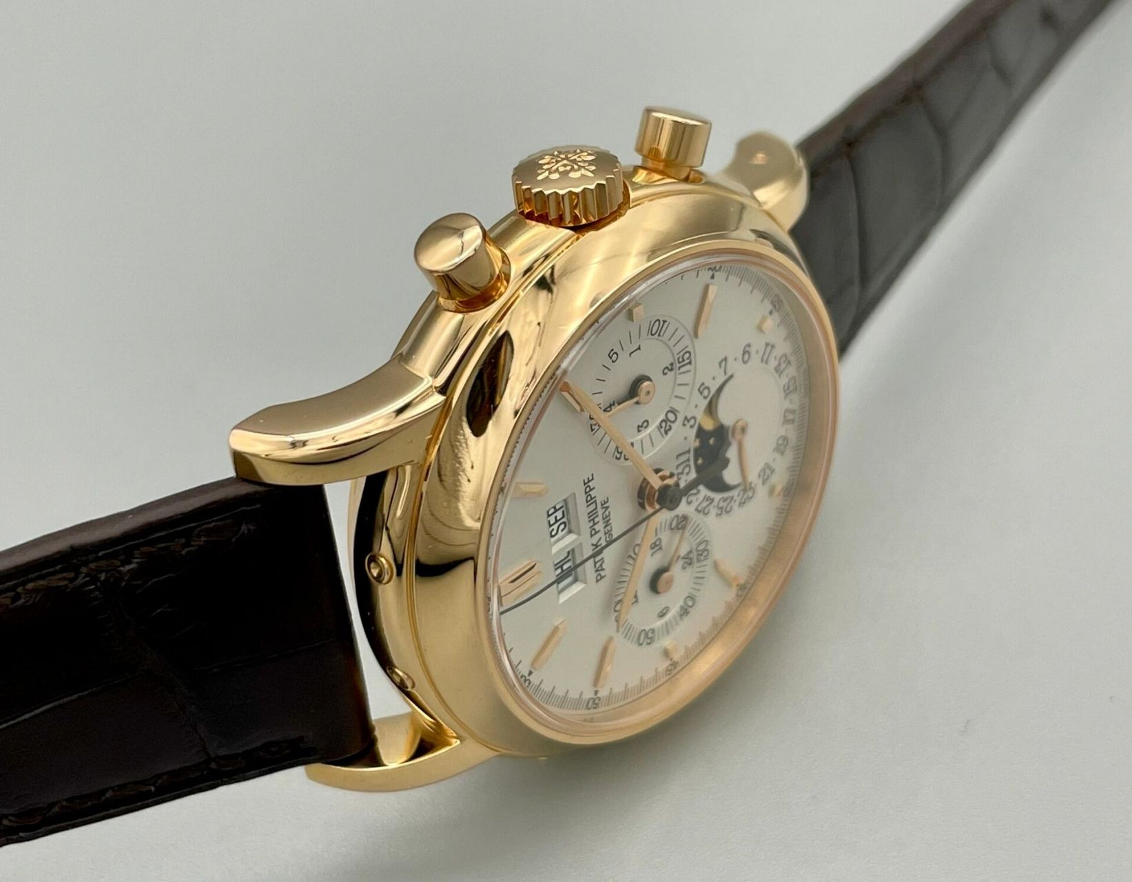 3970是百达翡丽vintage万年历计时,由此开始进入lemania基础机芯时代