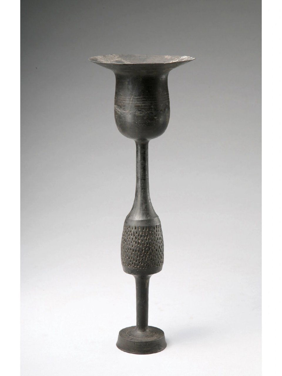 龙山文化) 慢慢画国宝 7 蛋壳黑陶高柄杯,是大汶口文化晚期和山东龙山