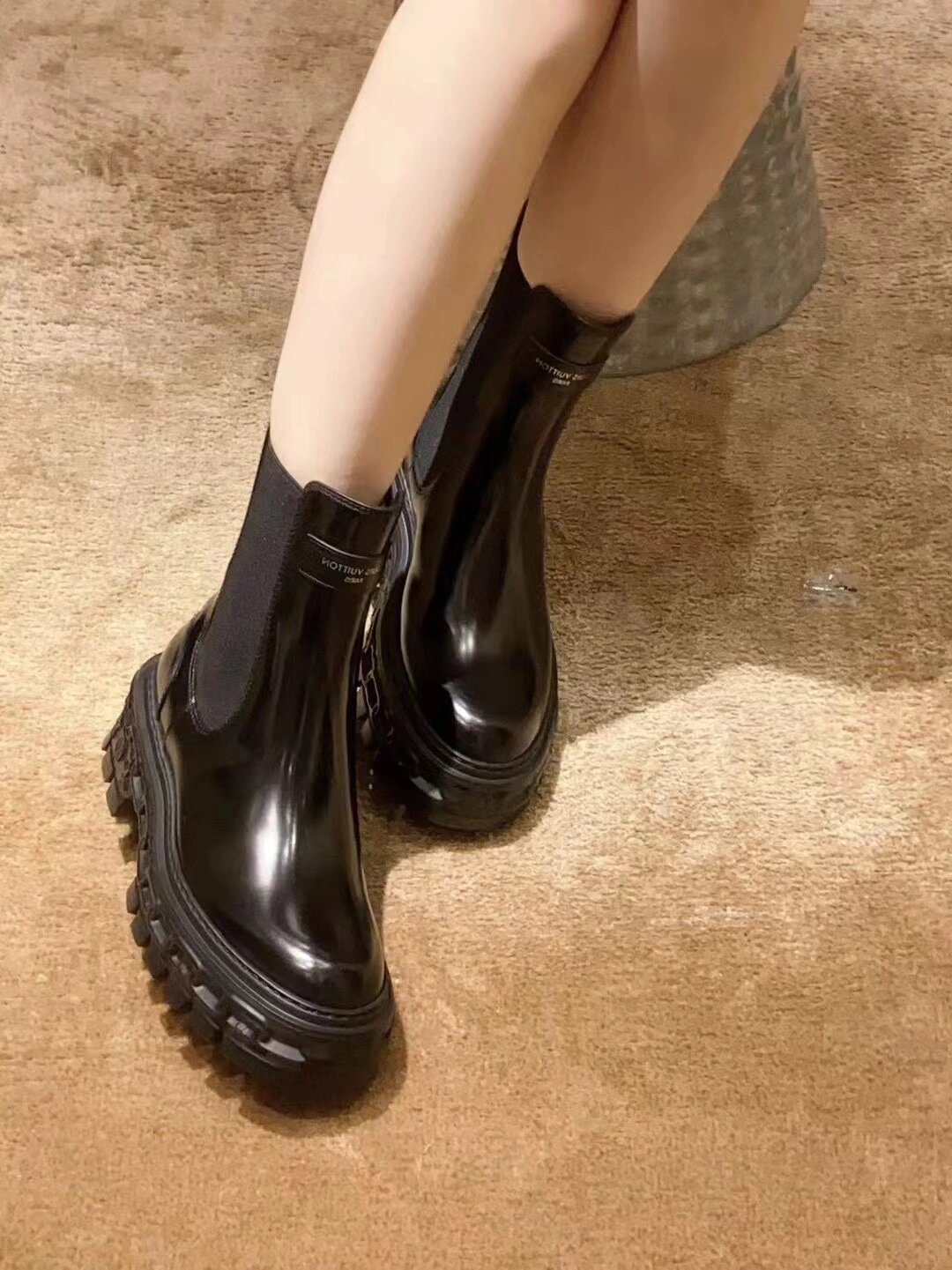 路易威登秋冬新款女靴