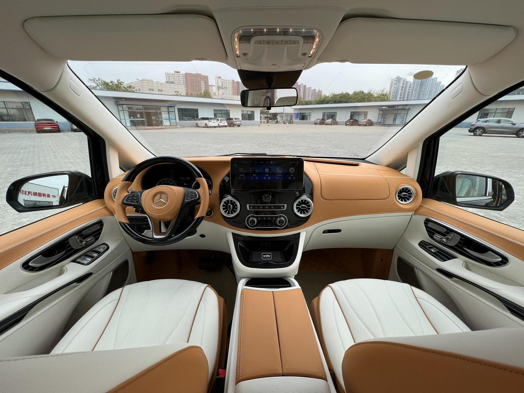 全新改款奔驰迈巴赫vs980l商务车!不到50万落地,实在太豪华啦!