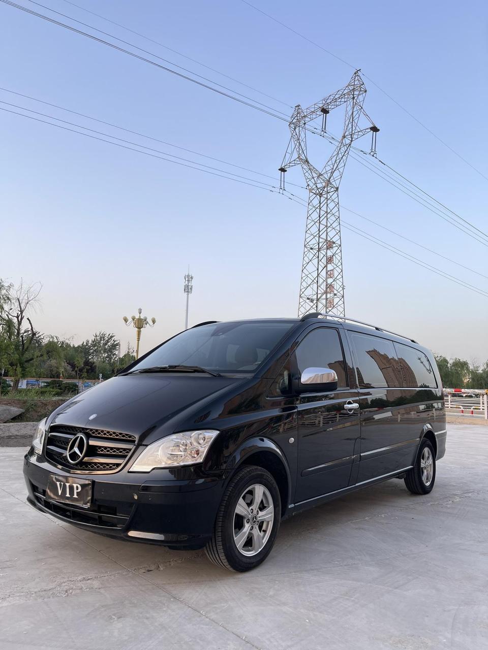 新到家一台15年5月奔驰威霆商务车 9座精英版 2.