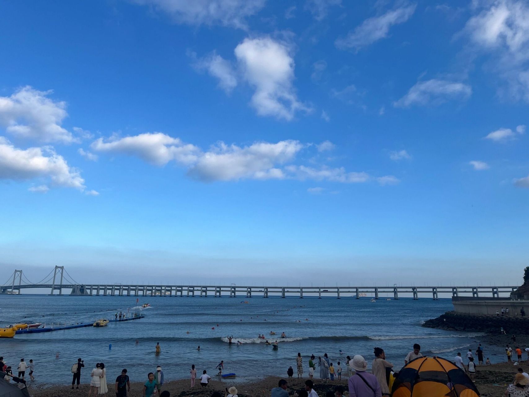 第二站——星海公园,星海广场 星海公园 	 都是中大号鹅卵石的沙滩,到