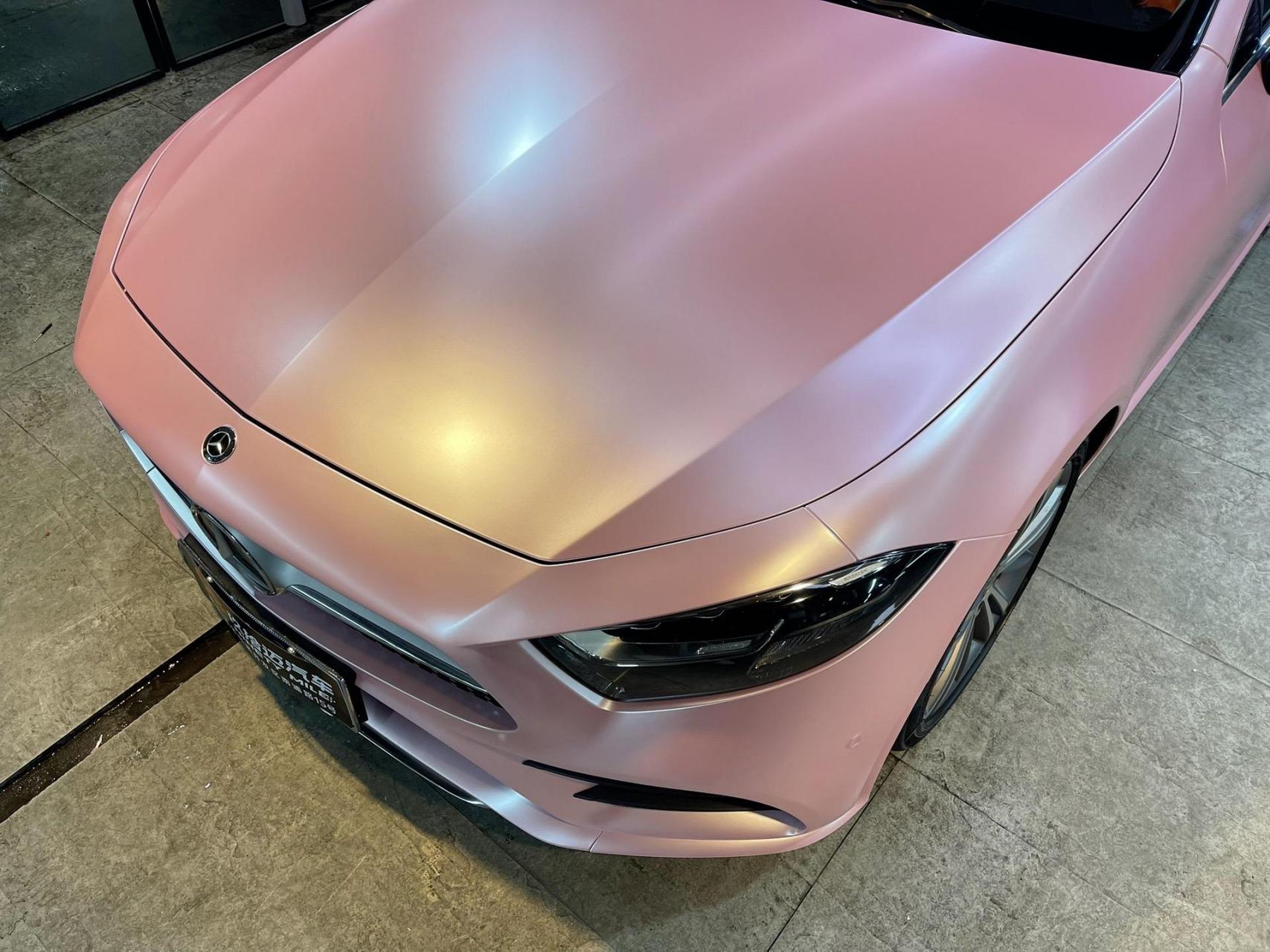 奔驰cla300贴pet电光樱花粉改色膜