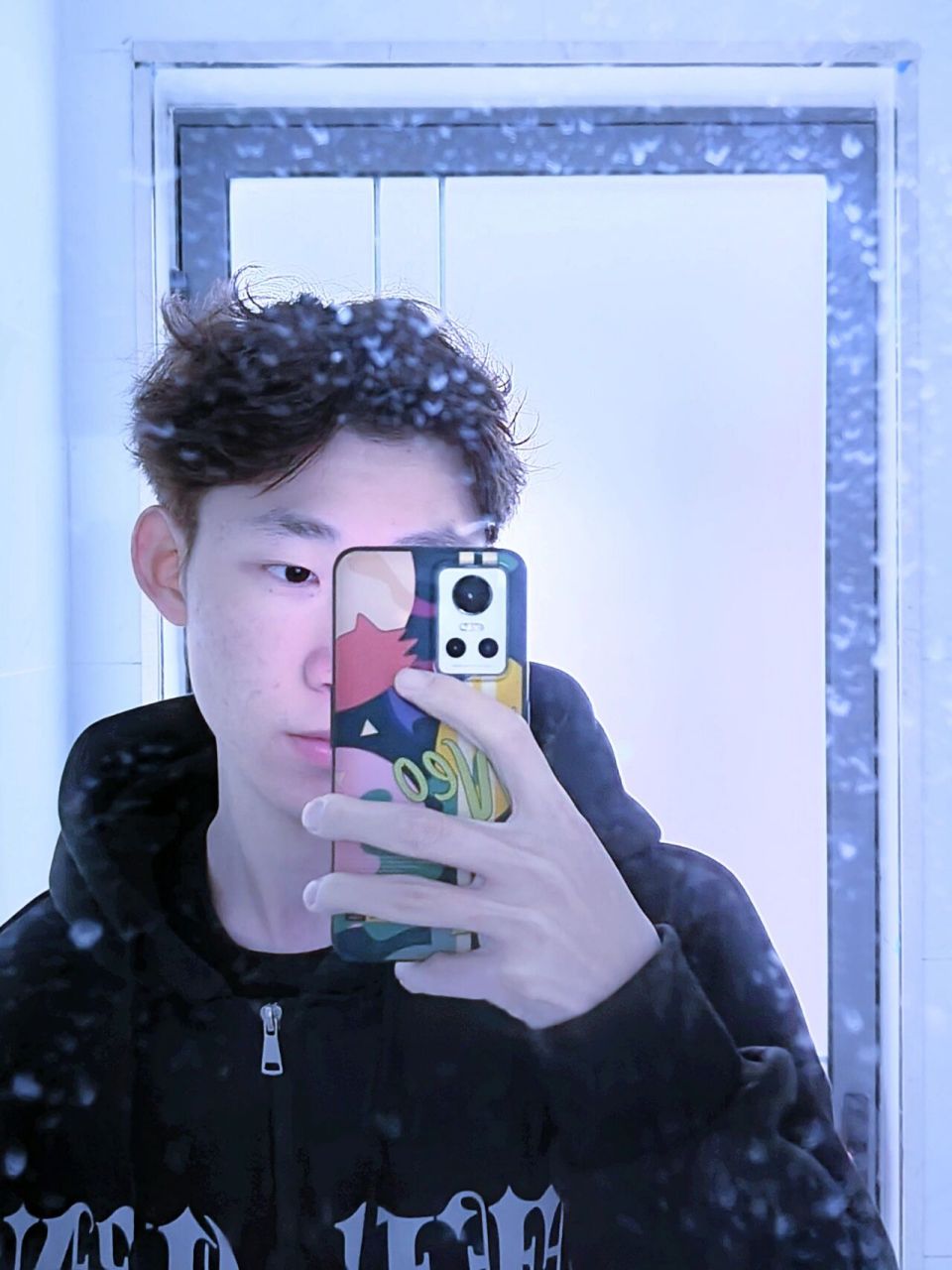 纹理烫一个月前后对比  上个月刚从理发店出来的时候看起来还不错,烫