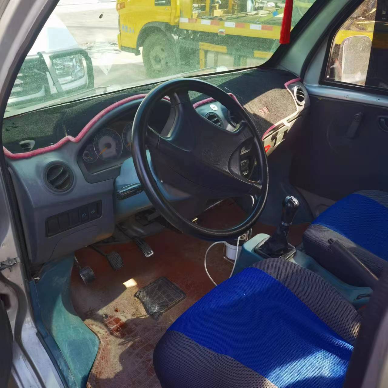 一汽佳宝面包车.