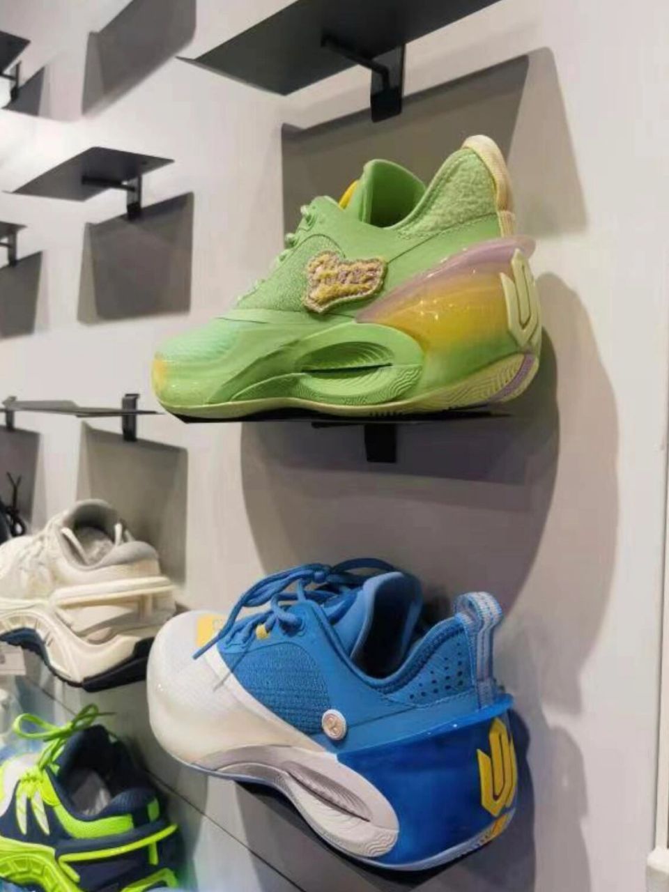 匹克维金斯2代 图转 侵删