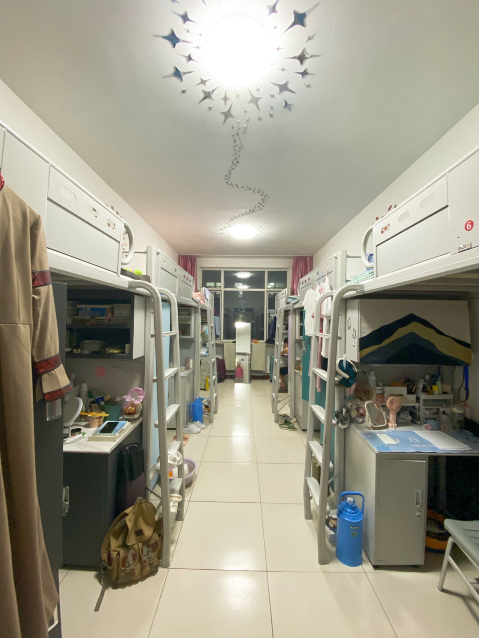 内蒙古师范大学盛乐校区西区宿舍.