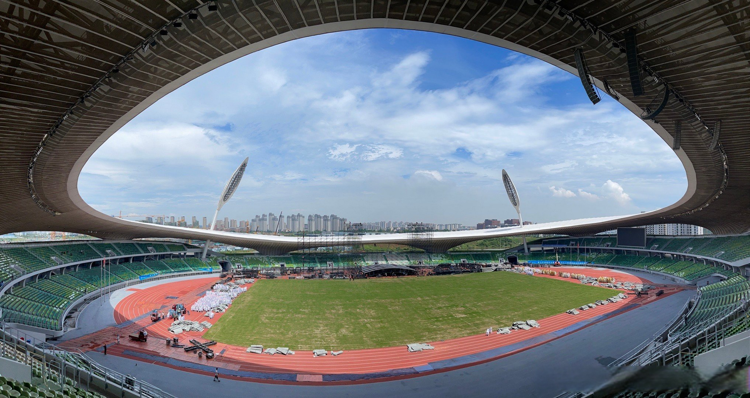 打卡马岩松设计的衢州体育馆