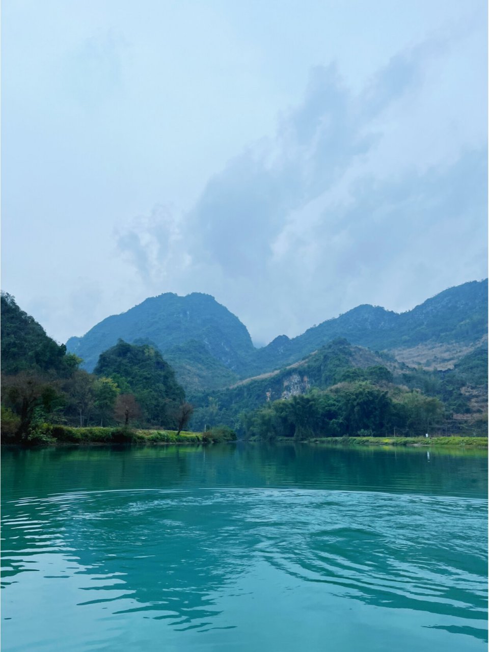 巴马百鸟岩景区图片