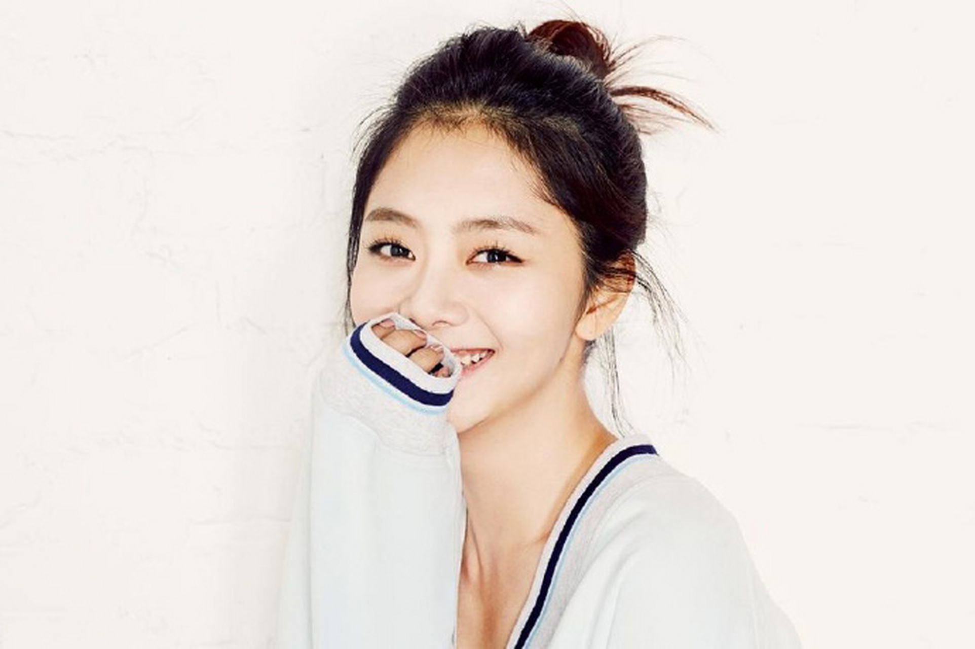 谭松韵|俏皮丸子头,明朗少女