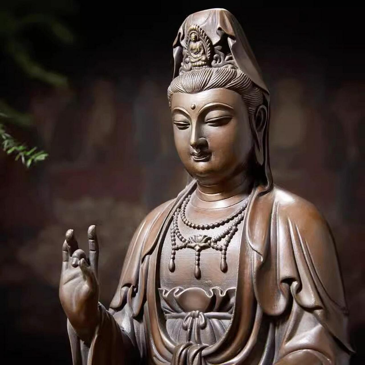 大多数人都会认为观音是位女性,其实在佛教的发源地印度,观音一质是