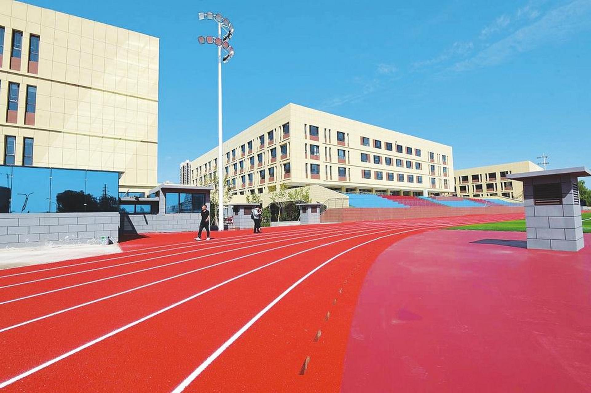 汾东中学是太原市重点建设工程,9月1日该校将迎来第一批新生入