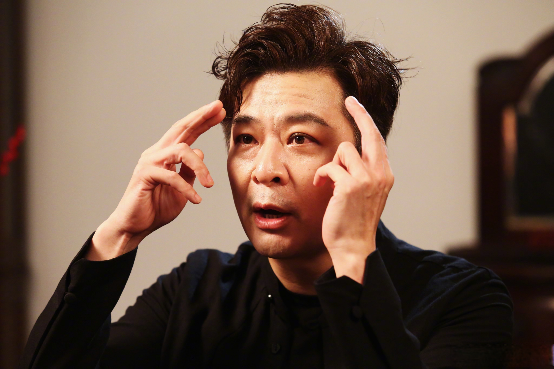 于毅,一位被演戏耽误的歌手.