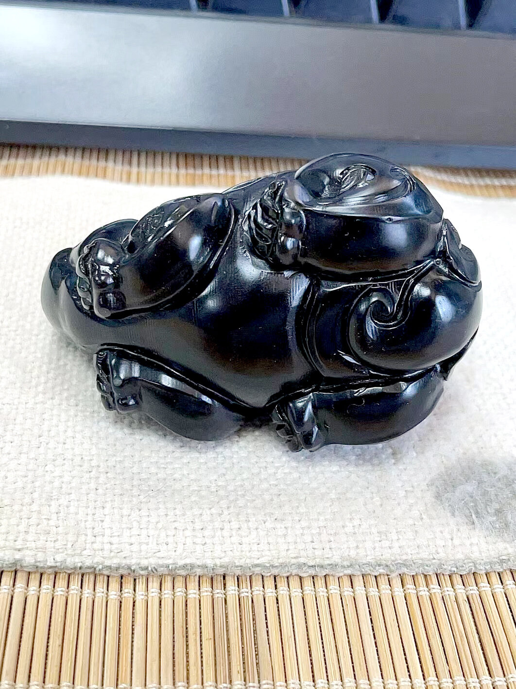 震惊了~价位实惠且便宜的墨玉貔貅手把~ 尺寸:76*47*49mm 	 像这种