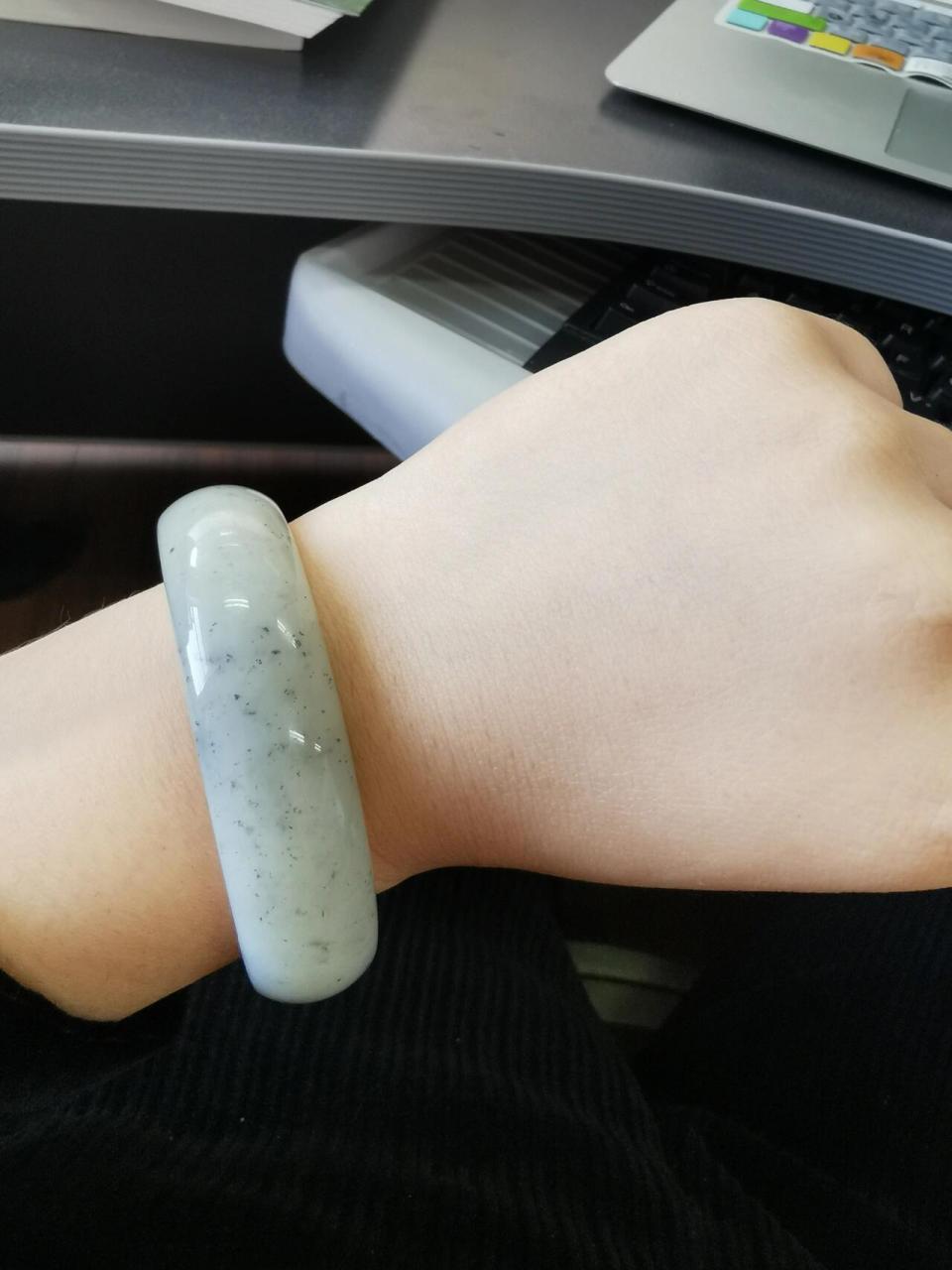 带了五年的和田玉青花镯