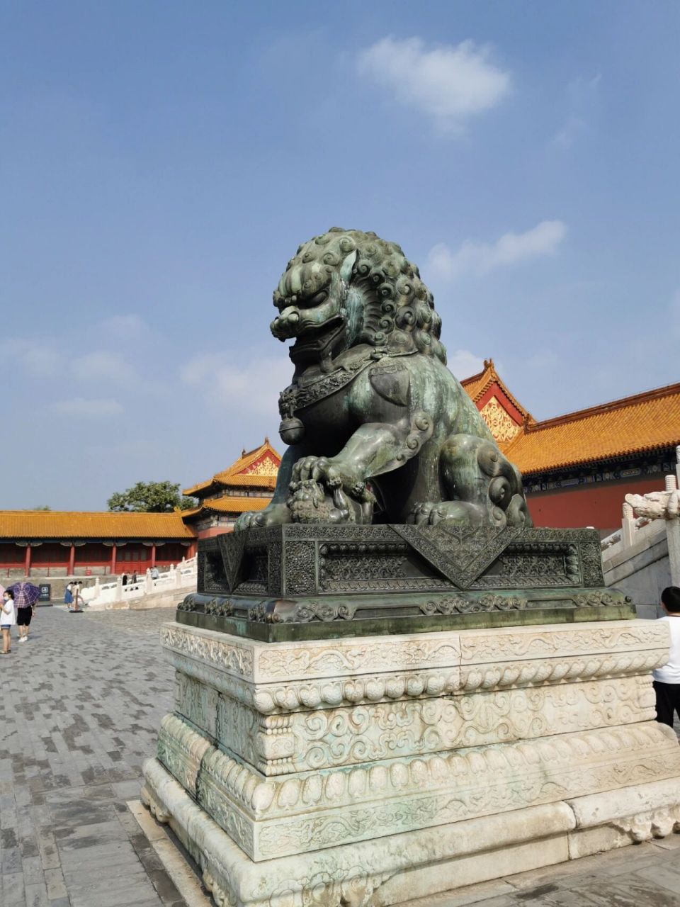 最大的铜狮子 故宫太和门前的一对青铜狮子,这对大铜狮是故宫皇权至高