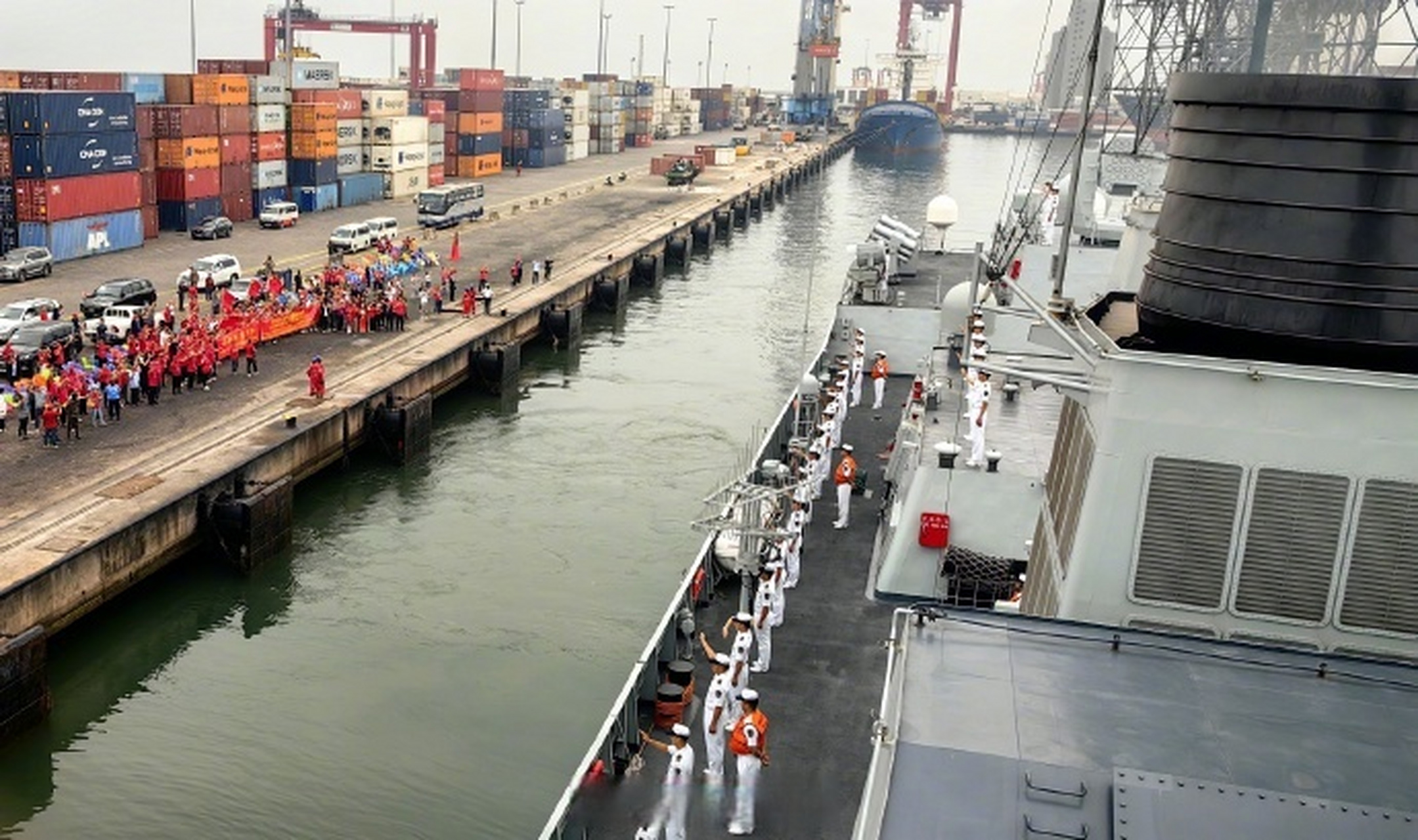 海军第43批护航编队结束对刚果(布)友好访问,这标志着海军第43批护航