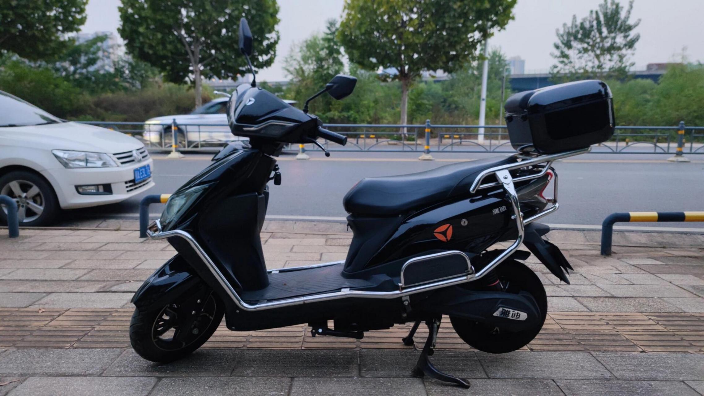 01便宜处理雅迪电动车 车子很扎实 车子是雅迪牌的 60v20a的电瓶