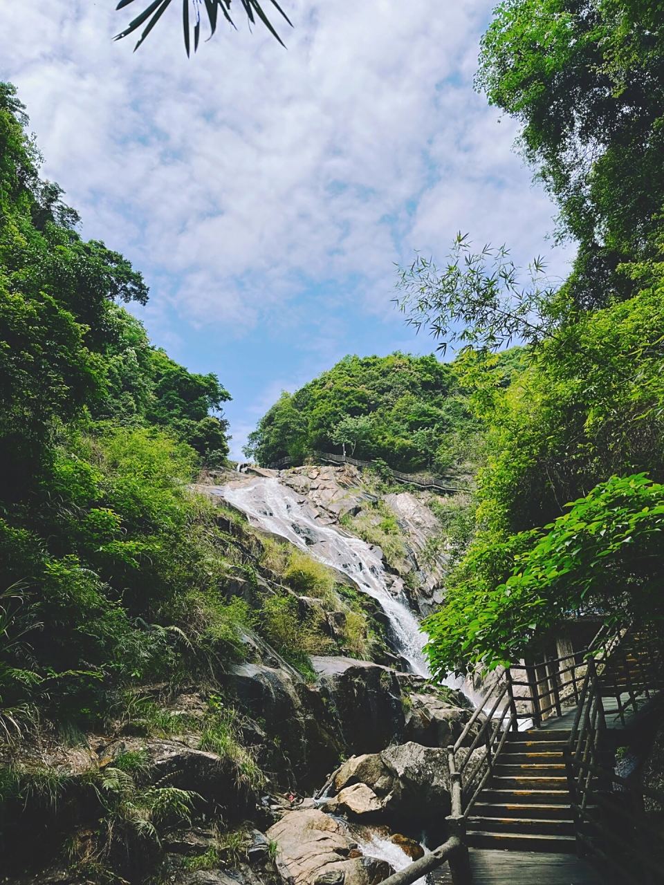 福建超小众绝美旅游景点 湖光山色,满载人间 位于福建省龙岩市武平县