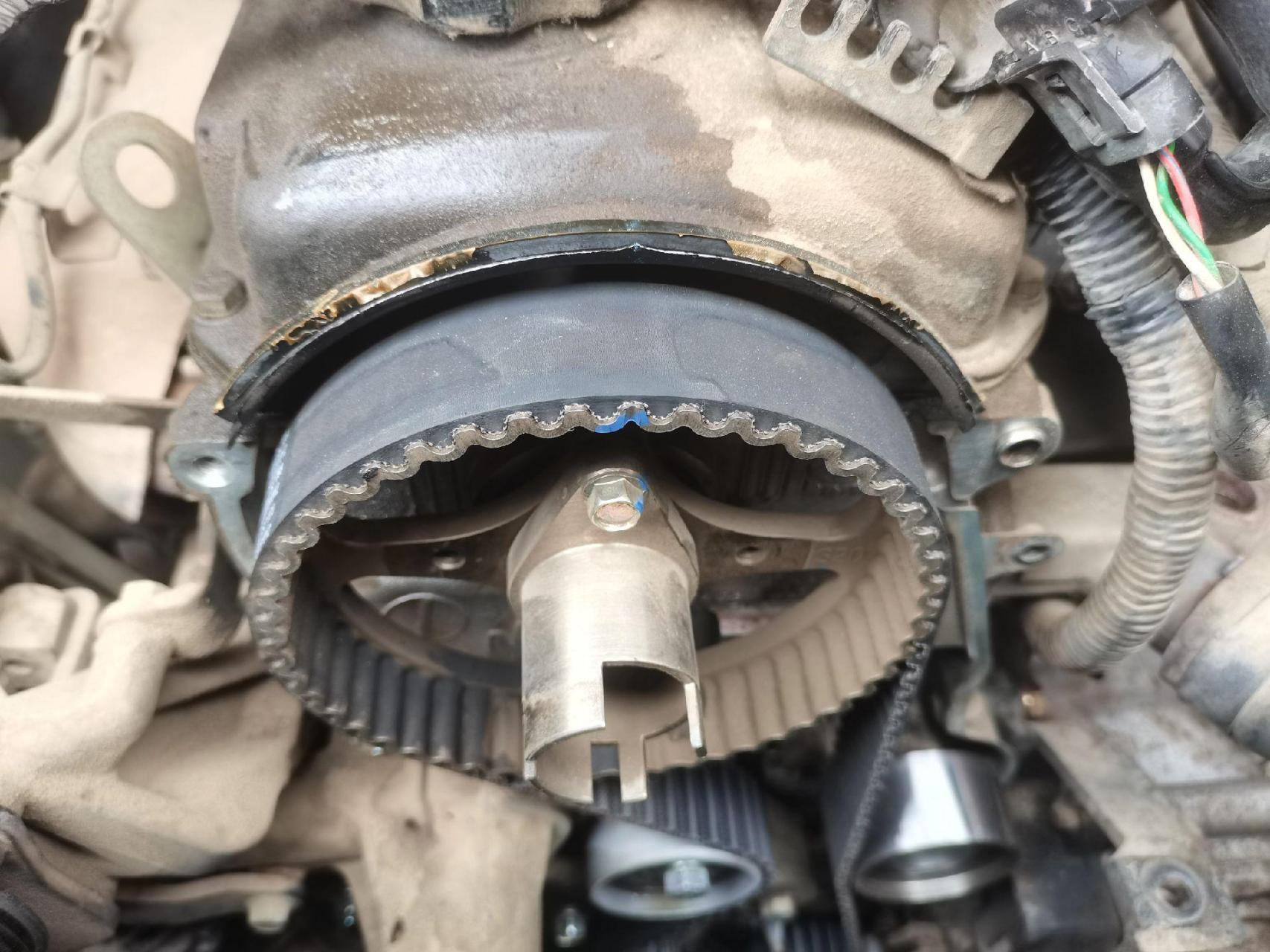 东风风行cm7 三菱4g69正时套装更换施工中