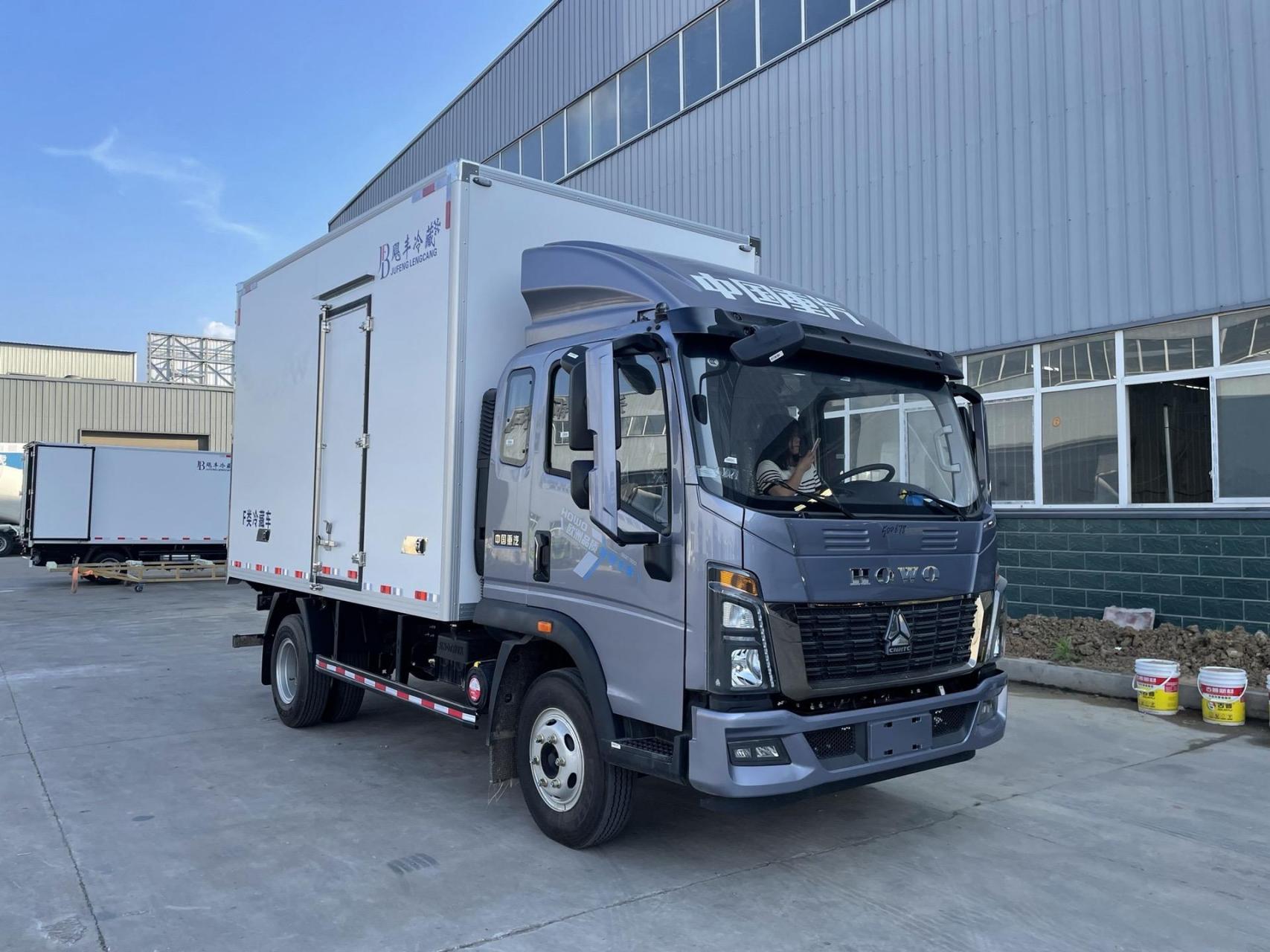 【驾驶室】单排带卧铺驾驶室3人座 【发动机】潍柴3.