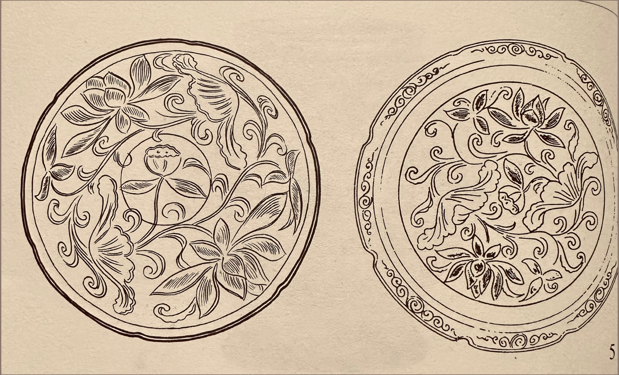 【宋代植物纹样-莲花纹】 莲花纹早在东周已用于装饰,后在魏晋隋唐被