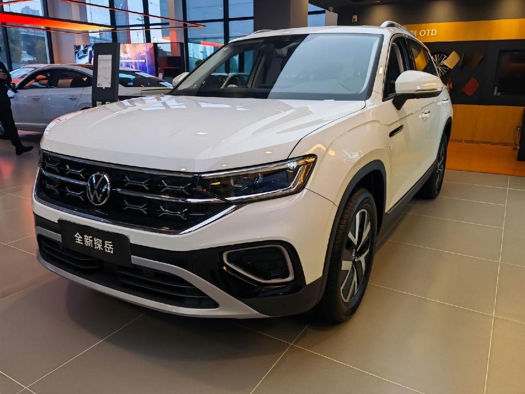 5t七挡湿式双离合变速箱,160匹马力,300牛米扭矩,动力强劲,油耗低