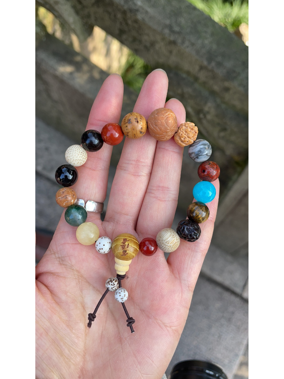 这次出行一共请了三串手串,图一是普陀山法雨寺南瓜菩提,后边是跟