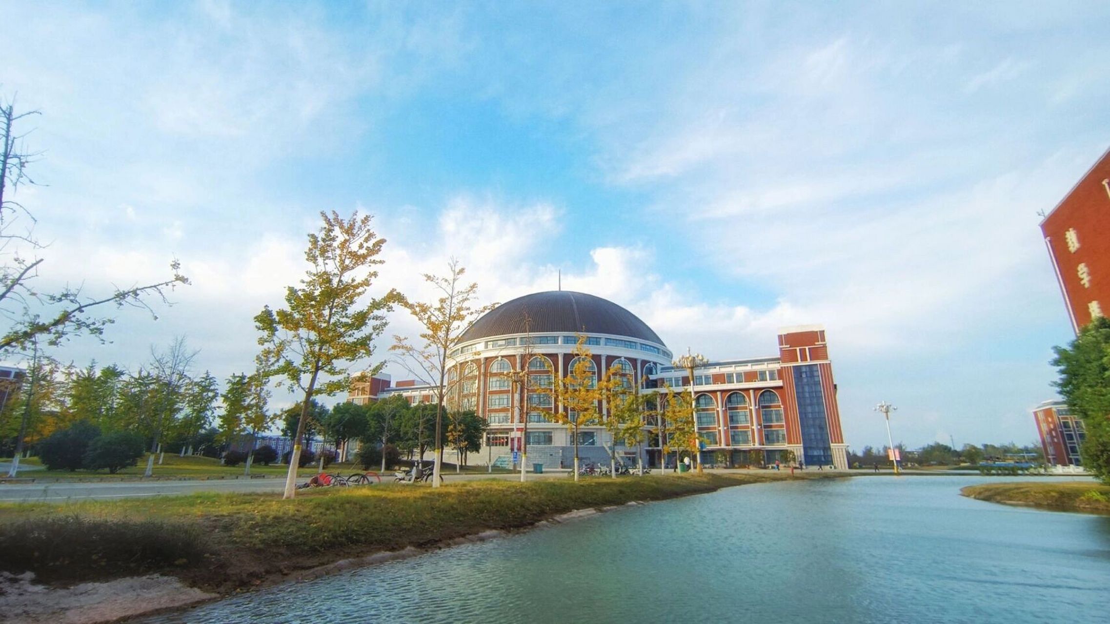 商丘学院开封校区美景 商丘学开封校区美景 大家有啥问题都可以问我哈