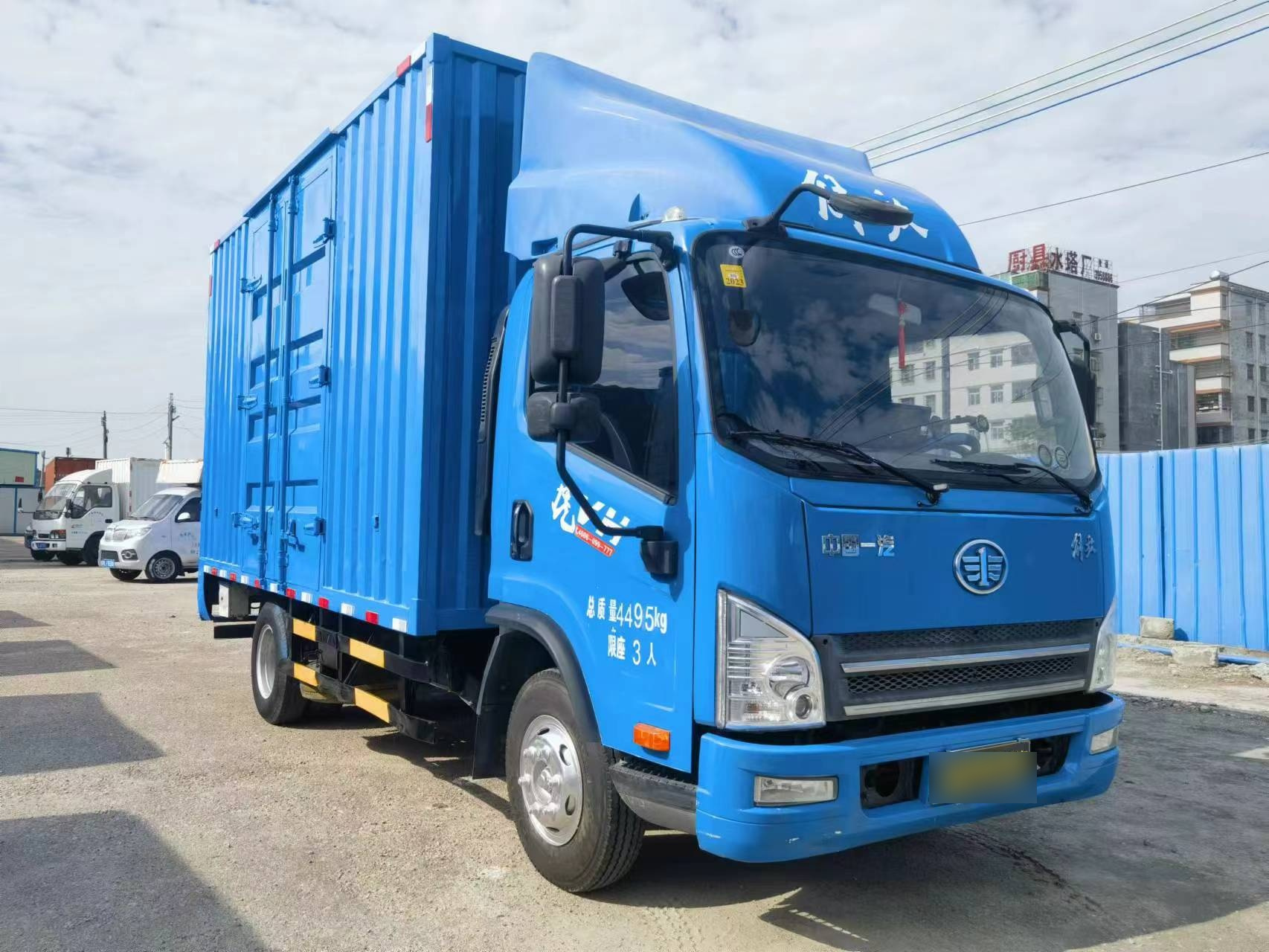 带尾板宽体解放虎vh,锡柴发动机130马力,六档断气刹,双保险到明年4月