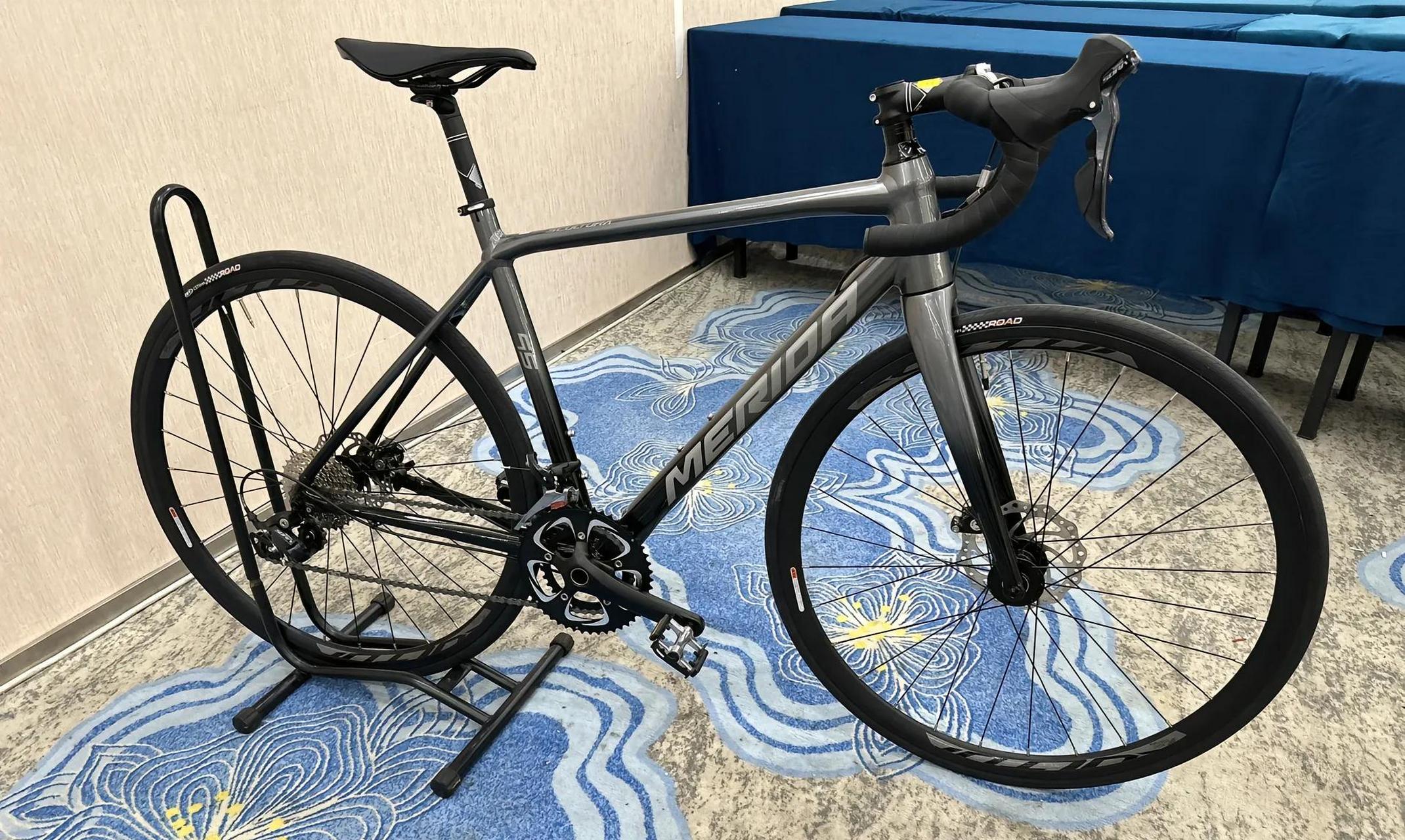 美利达2024爆款来袭 全新斯特拉carbon卡本,万元内最强大牌碳架