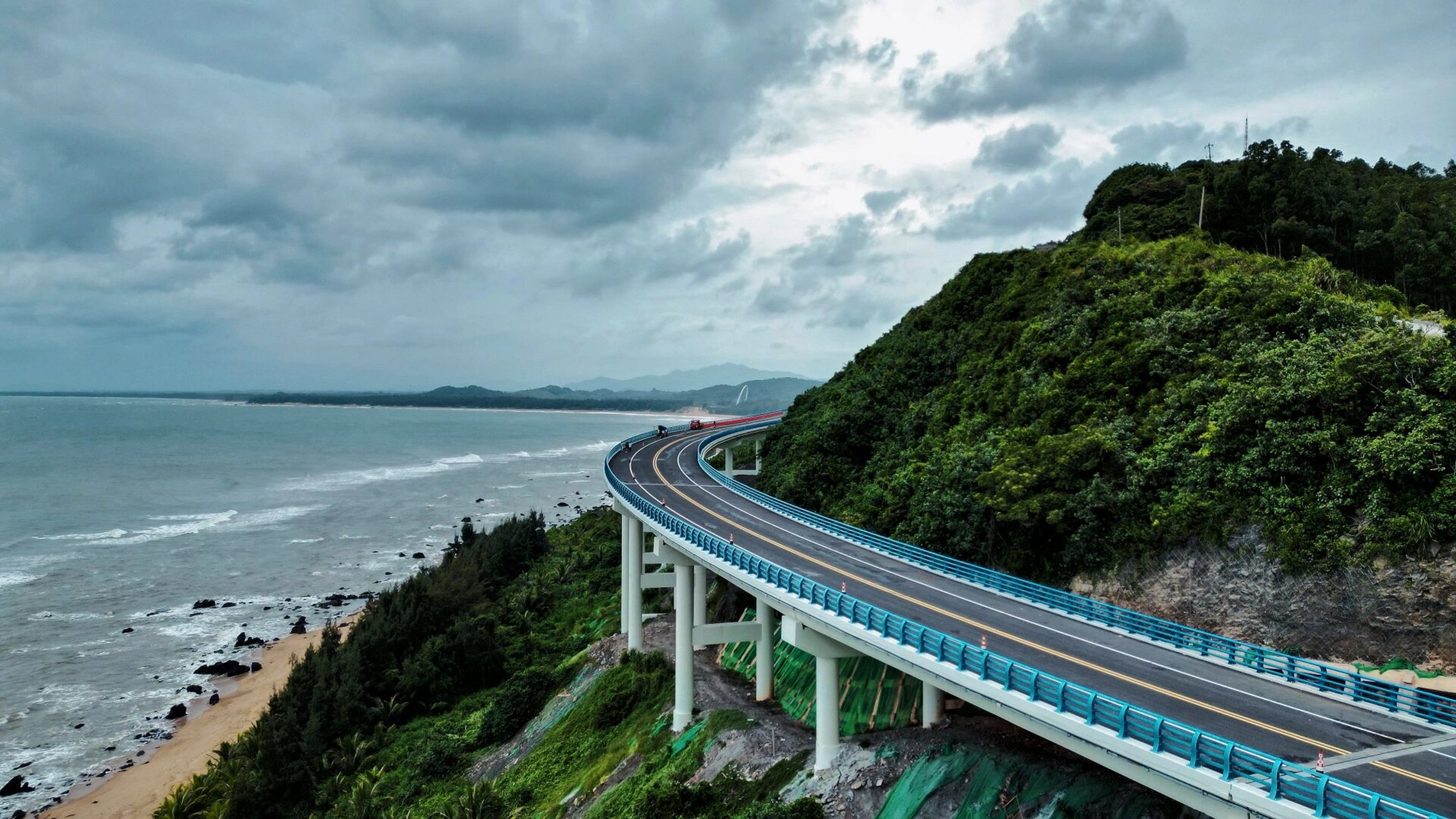 海南环岛旅游公路万宁正门岭段就要通车了,真正的沿海旅游公路,风景