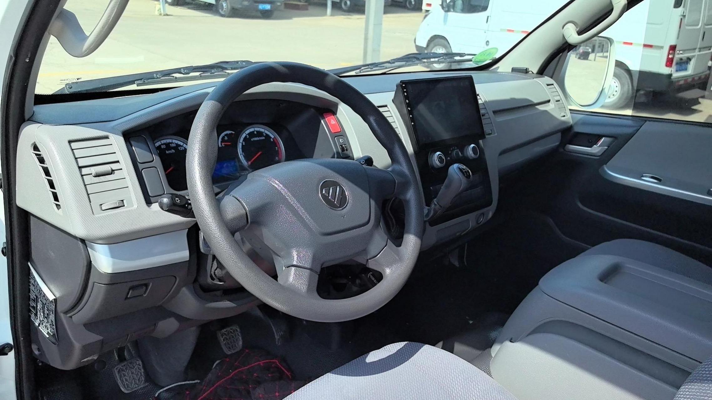 新到23年3月上户福田g7平顶加长版,2.4三菱发动机,国六排放,行驶1.