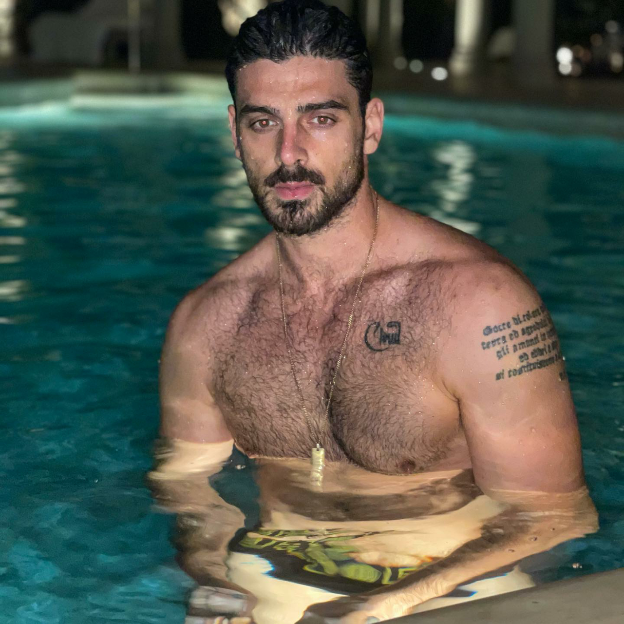 黑帮大佬和我的365日男主迈克尔·莫罗内泳池新写真!四字点评!