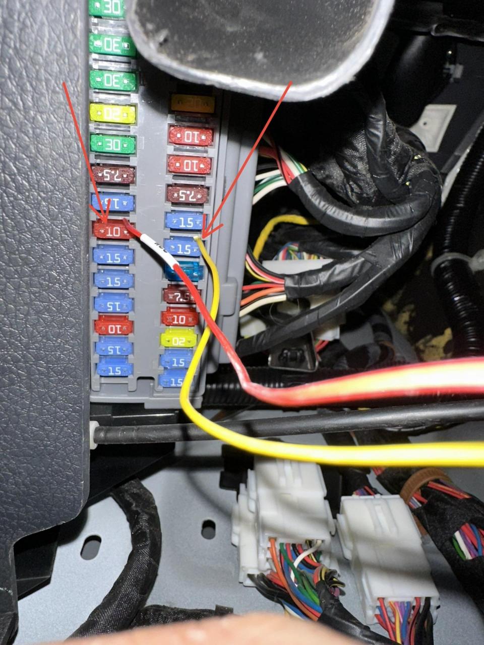 公路坦克比亚迪s7保险盒位置与安装分享