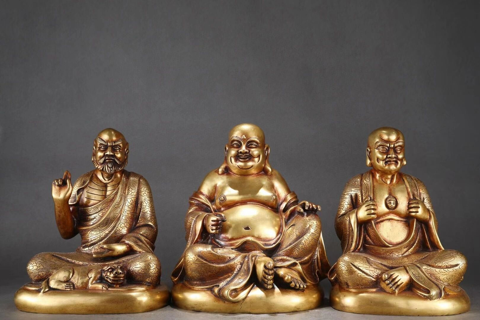 明 精铸铜胎鎏金十八罗汉坐像 一套【规格】 明 精铸铜胎鎏金十八罗汉