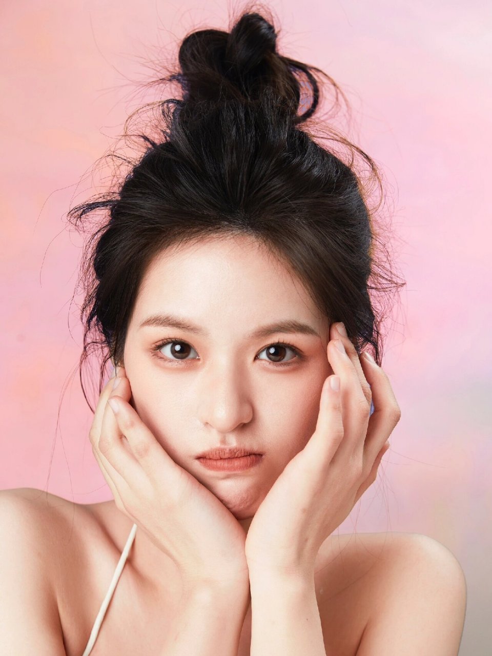 😍这个丸子头的进阶版,冲天丸子头,真是太可爱了!