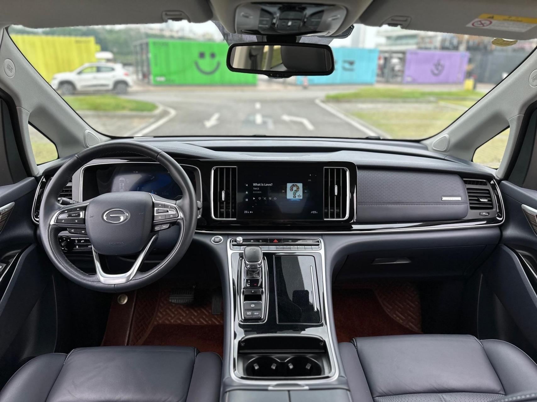 广汽传祺 传祺m8 2021款 大师系列 390t 至尊版 21年7月上牌,行驶4.