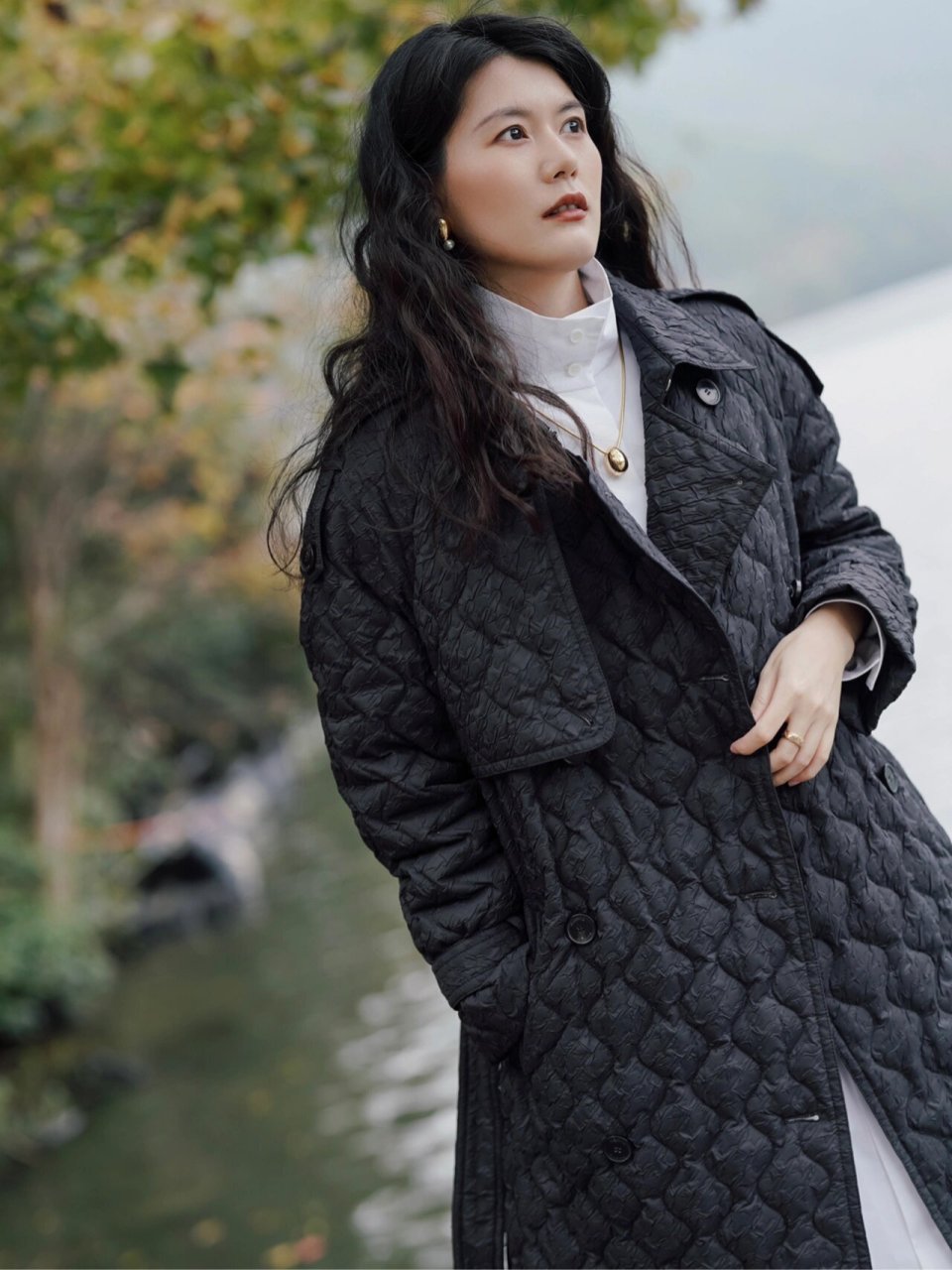 和艺术家学穿搭|周韵的冬日衣橱 去年冬天周韵在节目上用十组私服充分